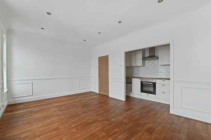 2 Bedroom Apartment To Rent In Norman Road, Leytonstone, E11