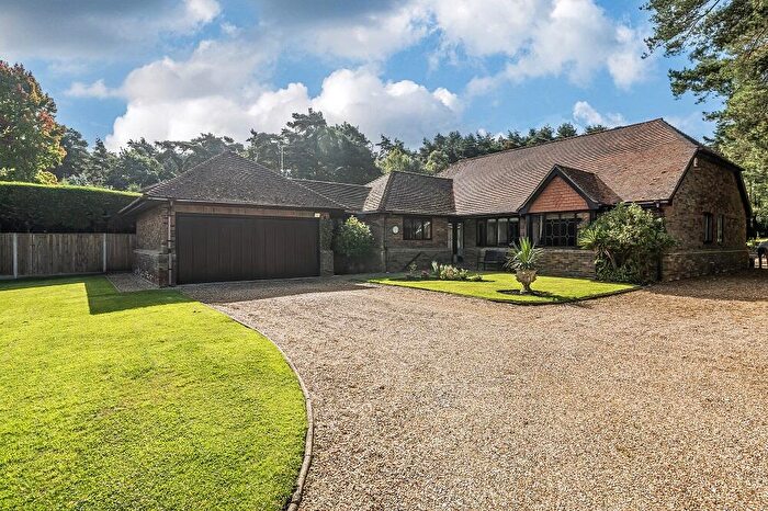 5 Bedroom Detached House For Sale In Heath Ride, Finchampstead, Finchampstead, Berkshire, RG40