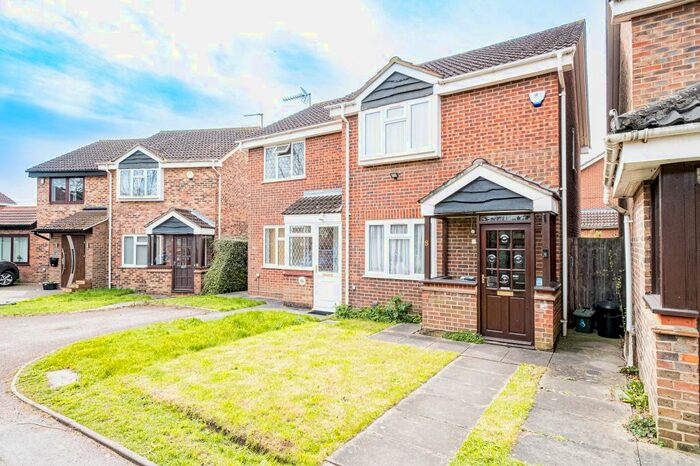 2 Bedroom Semi-Detached House To Rent In Brentford Close, Hayes, UB4