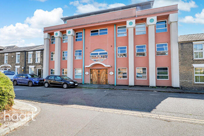2 Bedroom Flat For Sale In Guthrie Court, Paradise Street, Cambridge, CB1