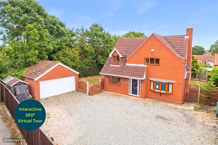 4 Bedroom Detached House For Sale In The Close, Goxhill, DN19
