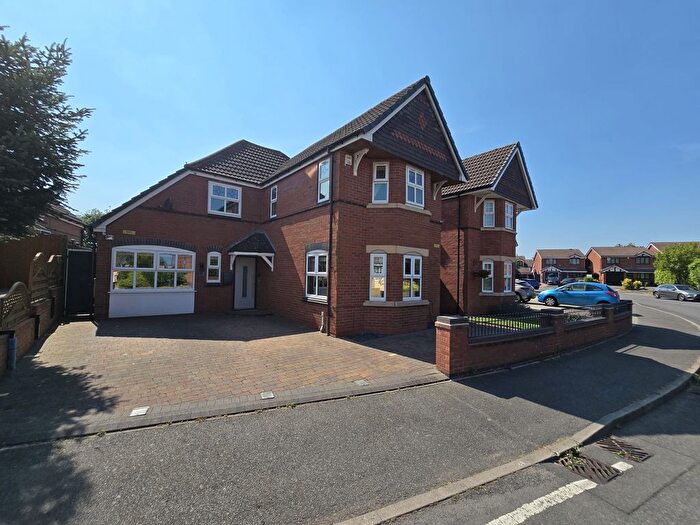 4 Bedroom Detached House For Sale In Marlpool Drive, Walsall, WS3