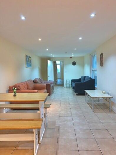 13 Bedroom House To Rent In Glynrhondda Street, Cardiff(City), CF24