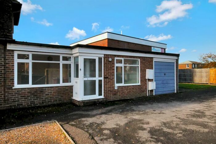 1 Bedroom Flat To Rent In St. James Road, Chichester, PO19