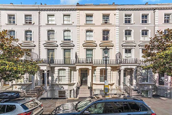 2 Bedroom Flat To Rent In Arundel Gardens, London, W11