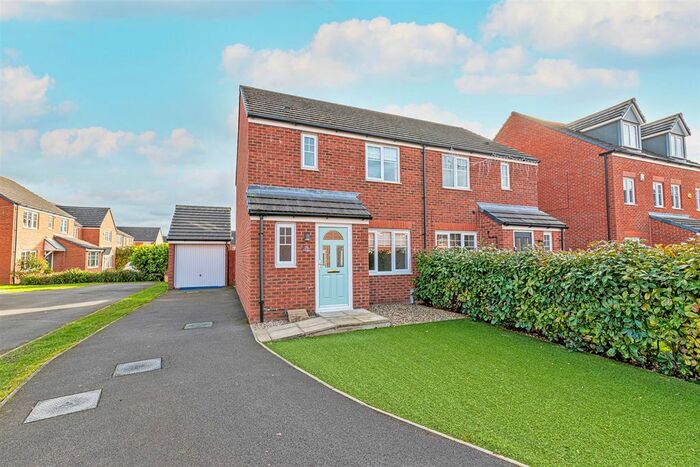3 Bedroom Semi-Detached House To Rent In Grindleford Place, Warrington, Cheshire, WA1