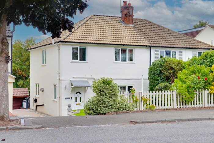 3 Bedroom Semi Detached House For Sale In Northwood Avenue, CR8