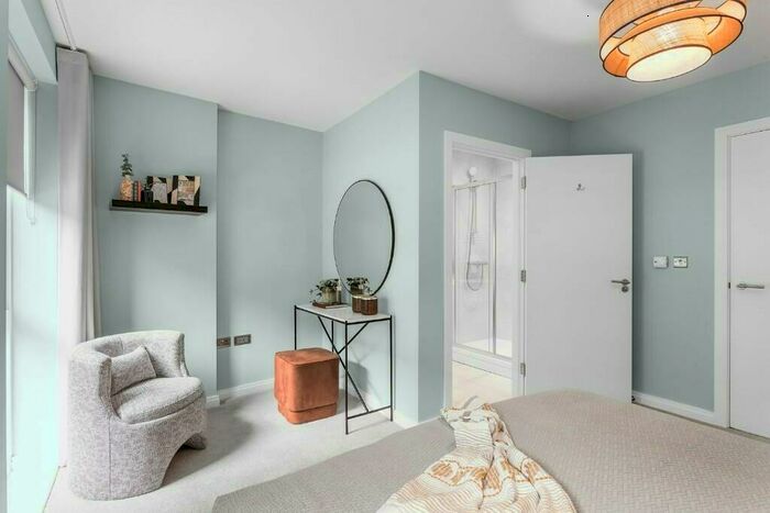 3 Bedroom Duplex For Sale In Ho, Leyton Green Road, London, E10