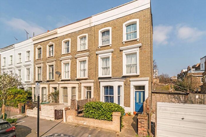 2 Bedroom Flat For Sale In Dunford Road, Holloway, N7