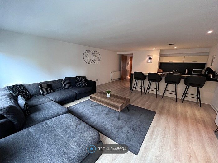 2 Bedroom Flat To Rent In High Street, Glasgow, G1