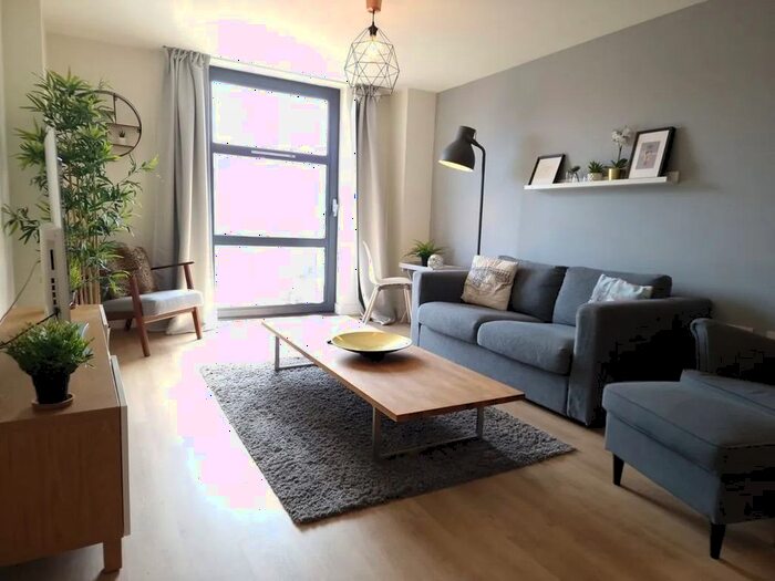 2 Bedroom Flat To Rent In Sury Basin, Kingston Upon Thames, KT2