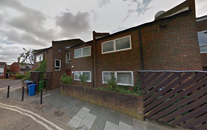 1 Bedroom Flat To Rent In Barton Close, SE15