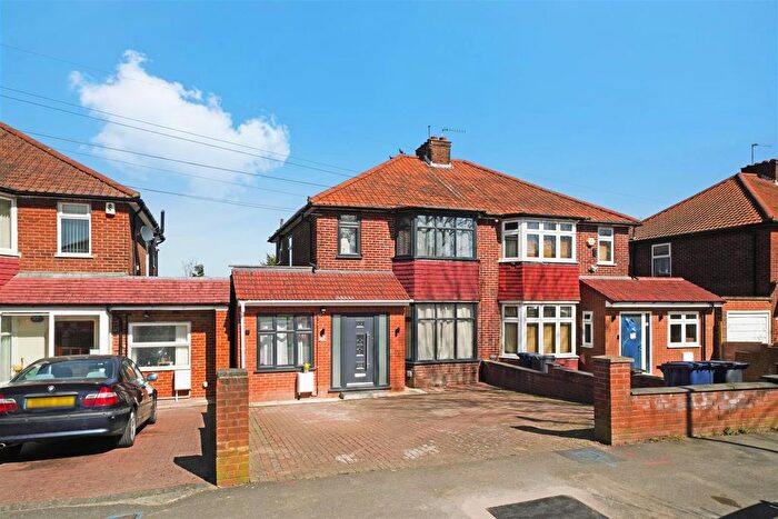 4 Bedroom Semi-Detached House To Rent In Whitton Avenue East, Greenford, UB6