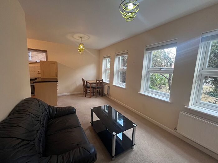 1 Bedroom Flat To Rent In Gresham Road, Staines, TW18