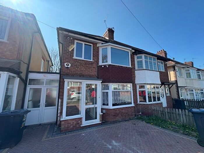 3 Bedroom Semi-Detached House To Rent In Derrydown Road, Perry Barr, Birmingham, B42