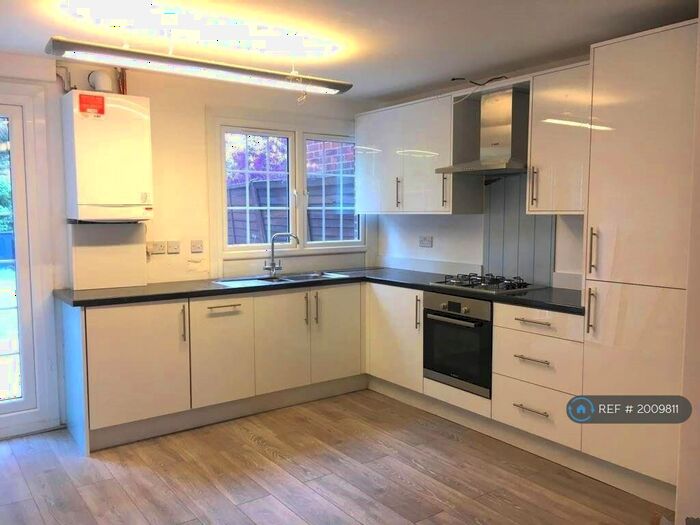 3 Bedroom Terraced House To Rent In The Croft, Marlow, SL7