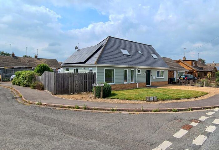 3 Bedroom Chalet For Sale In Peterborough Road, Newborough, Peterborough, PE6