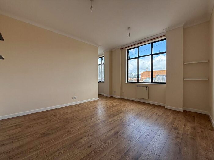 2 Bedroom Apartment To Rent In Ogle Road, Southampton, SO14