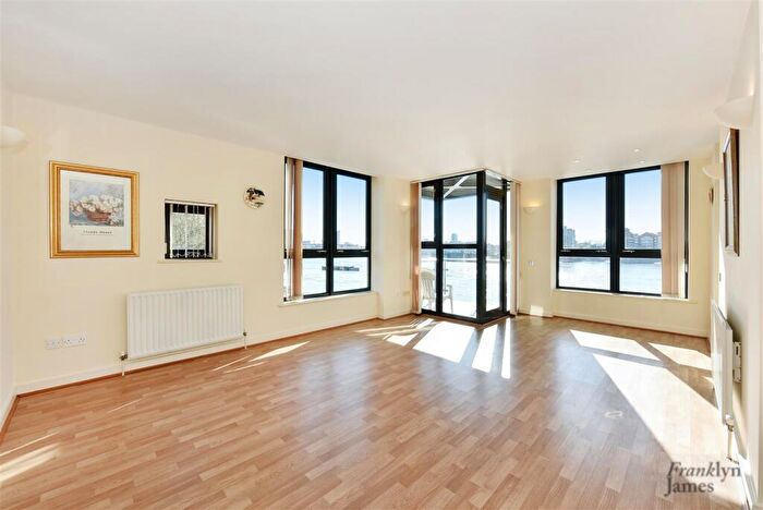 2 Bedroom Apartment To Rent In Ocean Wharf, Canary Wharf, London, E14