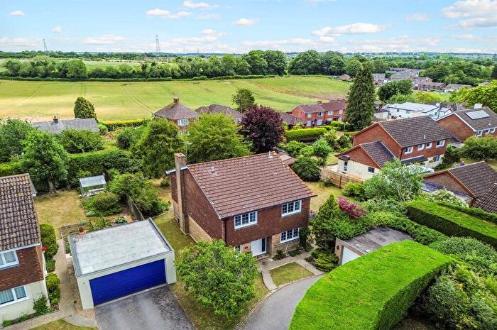 4 Bedroom Detached House For Sale In Bradwell Close, Charlton, Andover, SP10