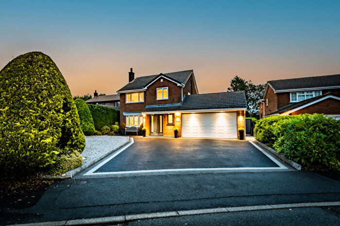 4 Bedroom Detached House For Sale In Larkfield Close, Greenmount, Bury, Greater Manchester, BL8