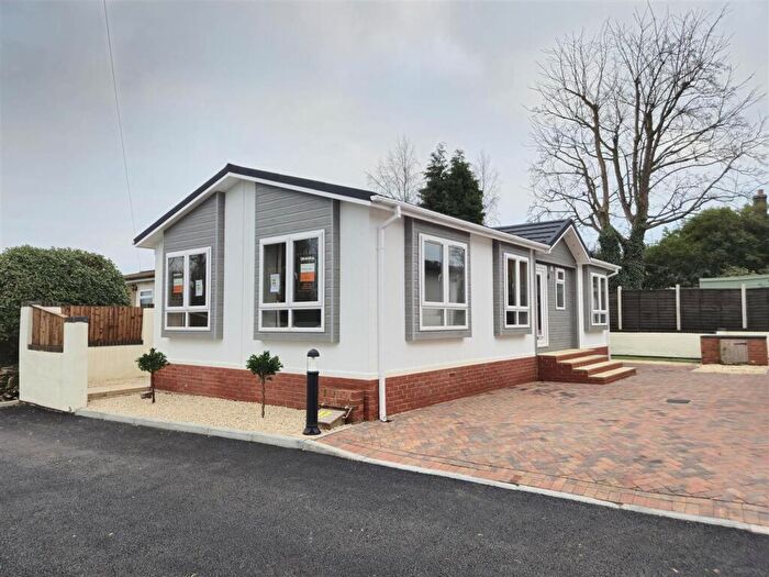 2 Bedroom Park Home For Sale In Main Street, Barlestone, CV13