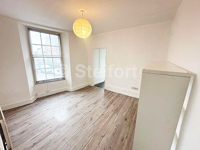2 Bedroom Flat To Rent In Deptford Broadway, London, SE8