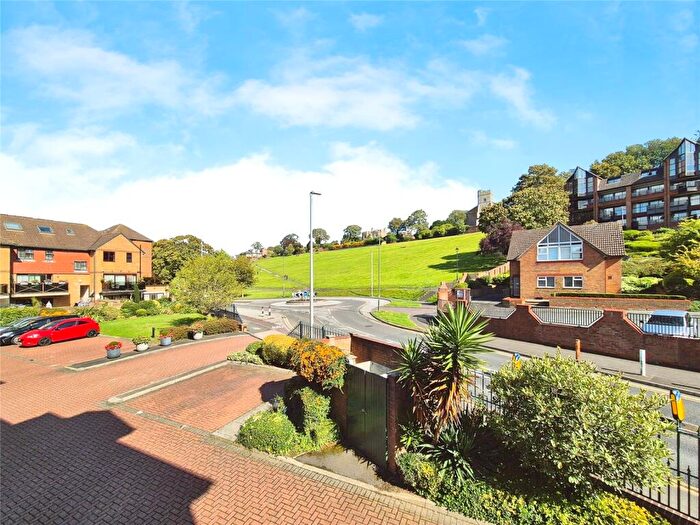 2 Bedroom Flat For Sale In Esplanade, Rochester, Kent, ME1