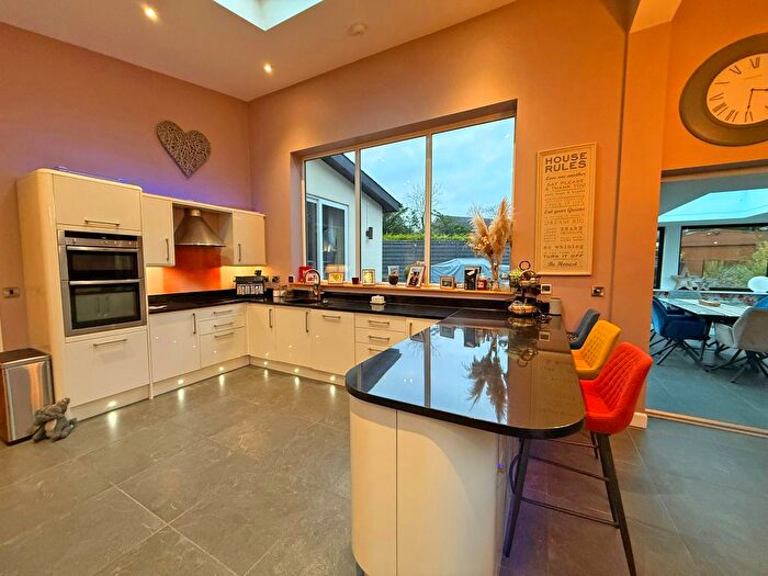 5 Bedroom Detached House For Sale In Hay Lane, Scalby, Scarborough, YO13