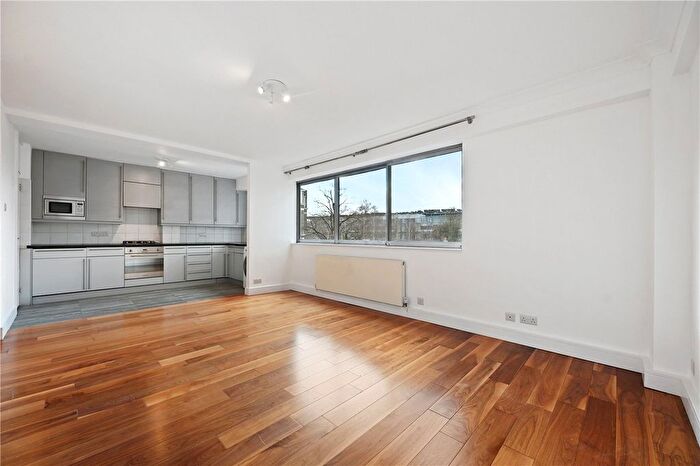 2 Bedroom Flat To Rent In Campden Hill Road, Kensington, London, W8