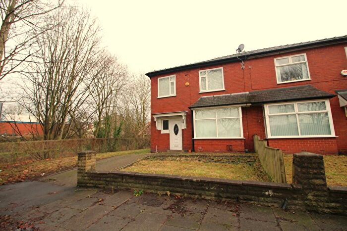 3 Bedroom Semi-Detached House To Rent In Brocklehurst Avenue, Bury, BL9