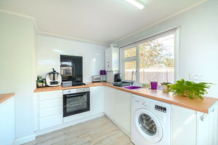 2 Bedroom Mobile/park Home For Sale In Severn Bridge Park Homes, Chepstow, NP16