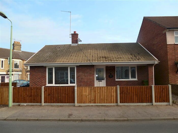 2 Bedroom Bungalow To Rent In Lorne Park Road, Lowestoft, NR33
