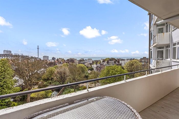1 Bedroom Flat For Sale In Furze Hill, Hove, BN3