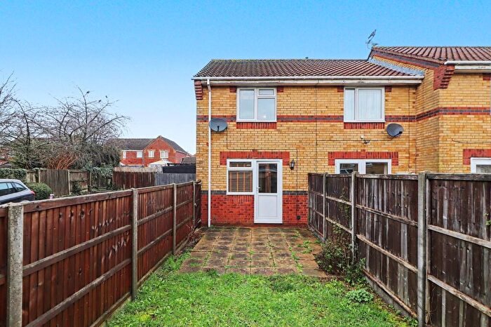 1 Bedroom End Of Terrace House For Sale In Augustus Gate, Stevenage, Hertfordshire, SG2