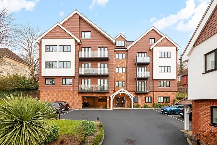1 Bedroom Apartment For Sale In The Grange, Plough Lane, Purley, CR8