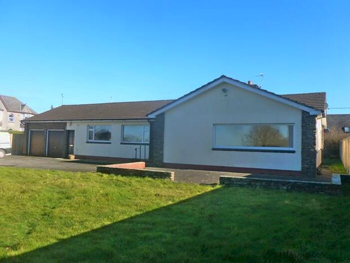 4 Bedroom Bungalow To Rent In North Road, Holsworthy, EX22