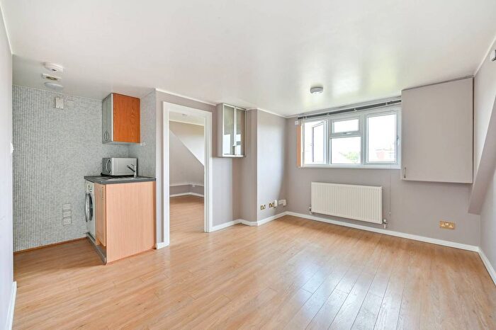 1 Bedroom Flat To Rent In Noel Road, West Acton, London, W3