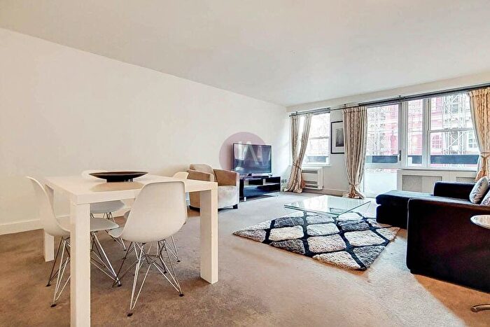 3 Bedroom Flat To Rent In Weymouth Street, Marylebone, London, W1W