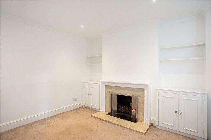 1 Bedroom Flat To Rent In Queenstown Road, London, SW8