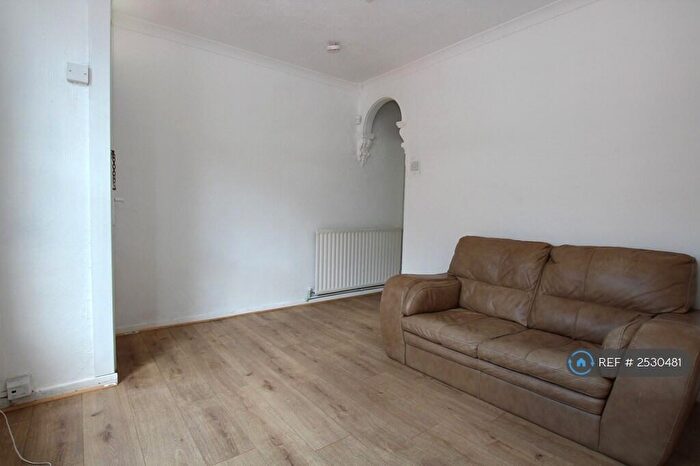 2 Bedroom Terraced House To Rent In Edinburgh Road, Chatham, ME4