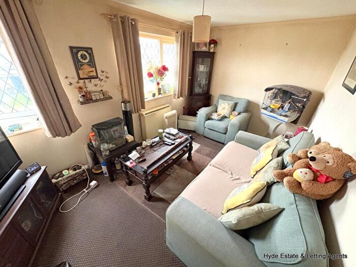 1 Bedroom Maisonette For Sale In Churchside, Farnworth, Bolton., BL4
