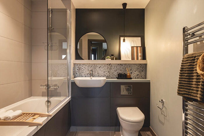 2 Bedroom Apartment To Rent In New England Street, BN1