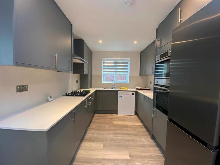 2 Bedroom Flat To Rent In Derby Road, Enfield, EN3