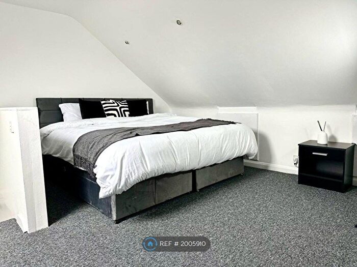 4 Bedroom Semi-Detached House To Rent In Carlyle Road, London, E12