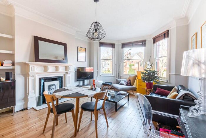 1 Bedroom Maisonette To Rent In Dartmouth Road, Mapesbury Estate, London, NW2