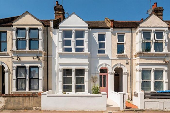 3 Bedroom Terraced House For Sale In Glynfield Road, Willesden Green, NW10