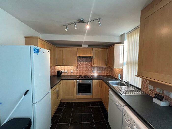 2 Bedroom Apartment To Rent In Sunny Gardens Road, Hendon, London, NW4