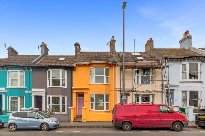 3 Bedroom Terraced House To Rent In Queens Park Road, Brighton, BN2