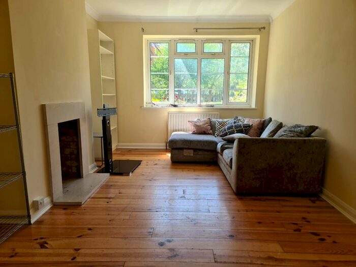 2 Bedroom Flat To Rent In Fordwych Court, Shoot Up Hill, London, NW2